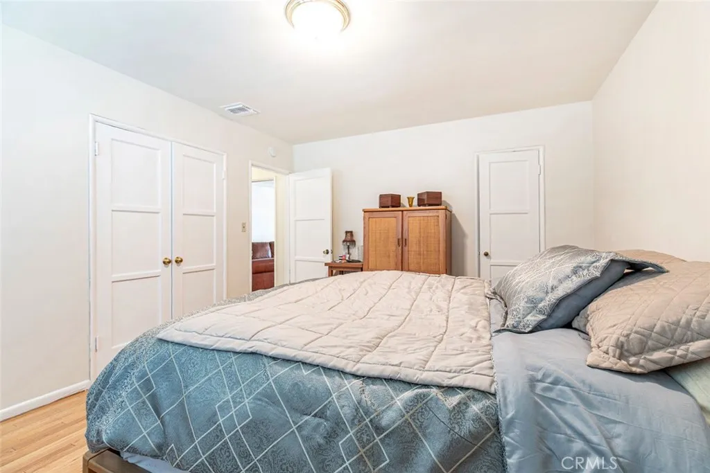 14719 Wyandotte Street, Van Nuys, California 91405 home-pic-22